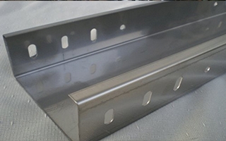 為大家介紹不銹鋼橋架安裝注意事項(xiàng)？